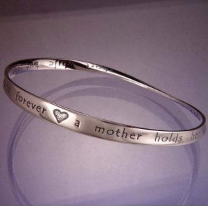 Hearts Forever - In Memory of Mom Mobius Bracelet - Sterling Sil